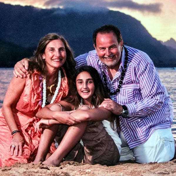 Gracias a las fotografías que el conductor publica, hemos sido testigos del crecimiento de Mia, su gran compañera de viajes.