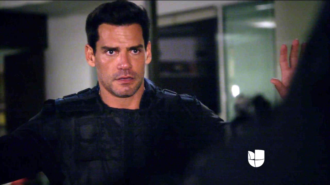 En Sueño de amor, Ricardo arriesgó su vida al intentar atrapar a su peor enemigo ‘La Sombra’. Sin embargo, no lo consiguió. ¿Lo atrapará algún día?