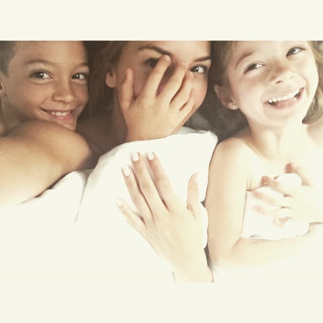 "Eso es una de las tantas cualidades que más admiro de ella. Mis hijos no pudieron tener mejor madre", afirmó el galán cubano.