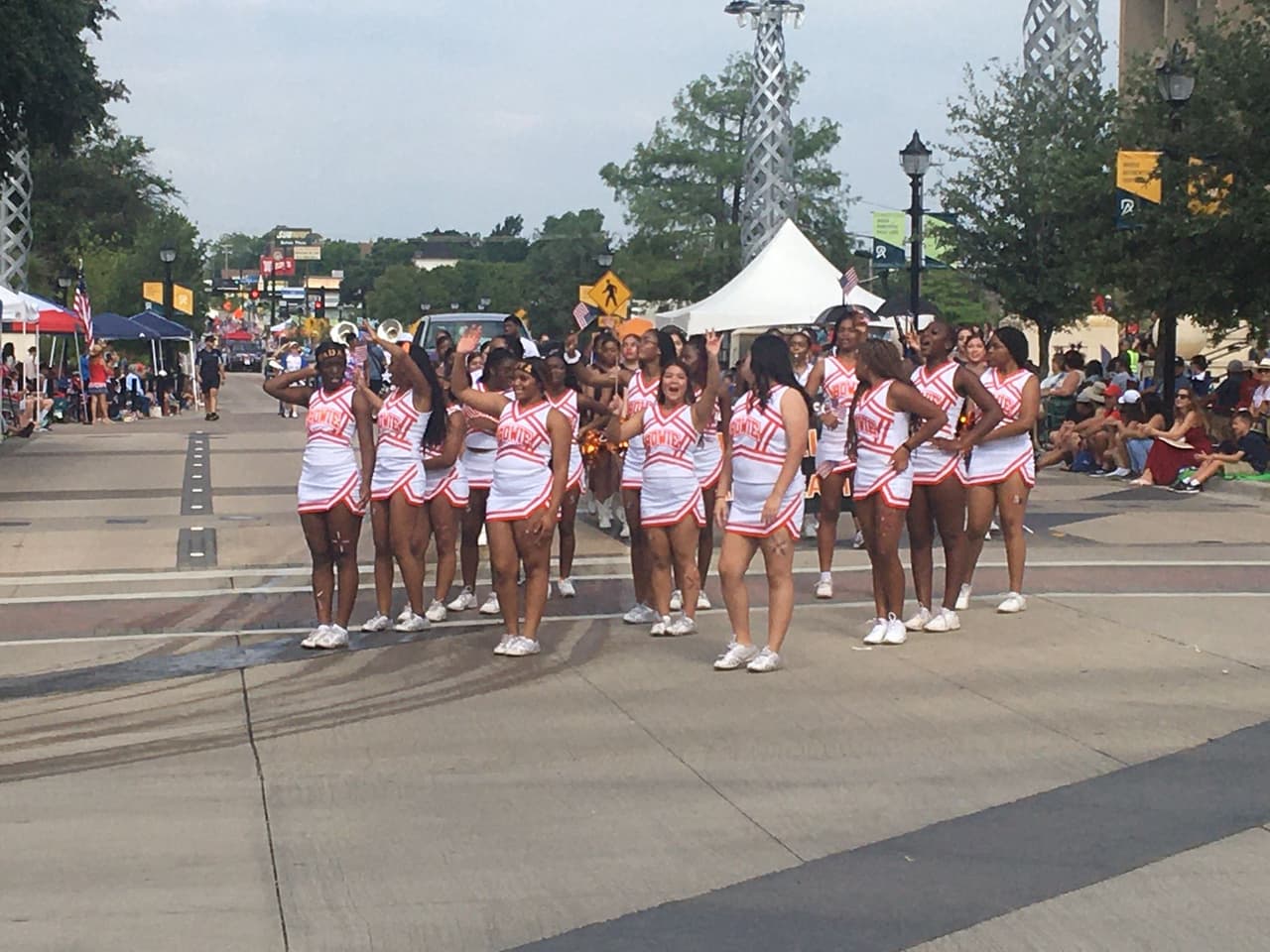Y las porristas dijeron presente.