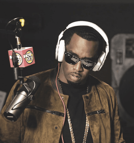 El rapero tiene una marca que lleva por nombre Sean John, que de hecho es el nombre real del cantante.