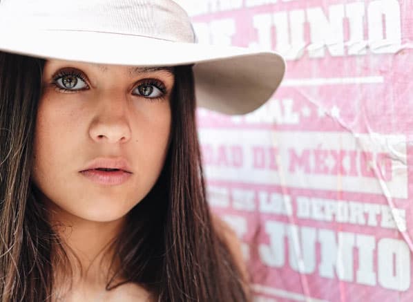 Sin embargo podría serlo, pues es muy bonita y seguro lleva el talento de sus padres en el ADN.