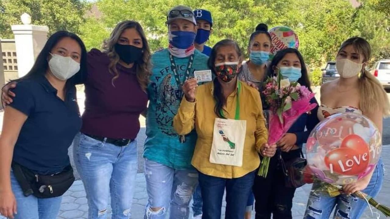 El primer paso para traer a un familiar con Raíces del Sur es llenar un formulario y pagar el registro o inscripción. Posteriormente se envía la información a la embajada para obtener una fecha de entrevista para tramitar la visa.
<br>