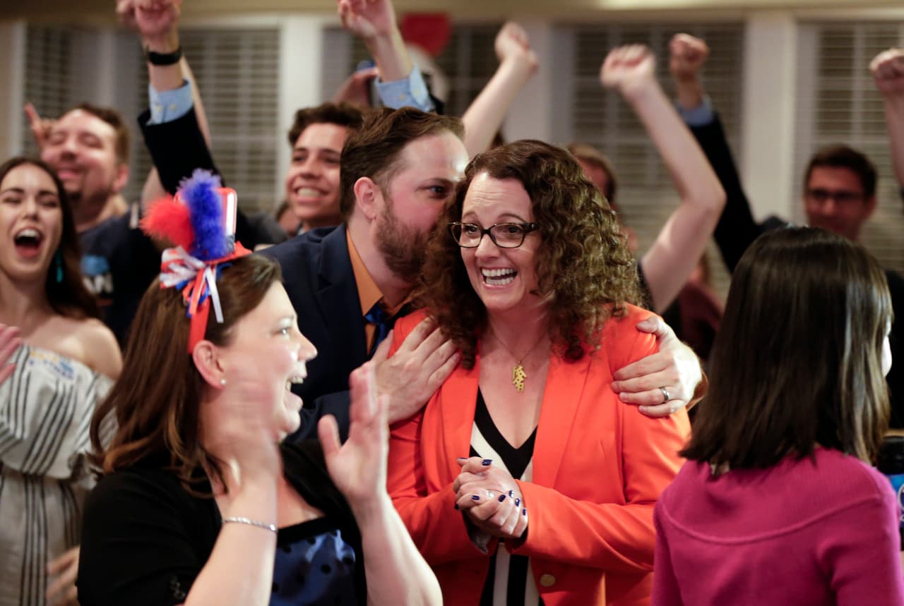 Mujeres demócratas arrasan en varias primarias celebradas en cuatro estados