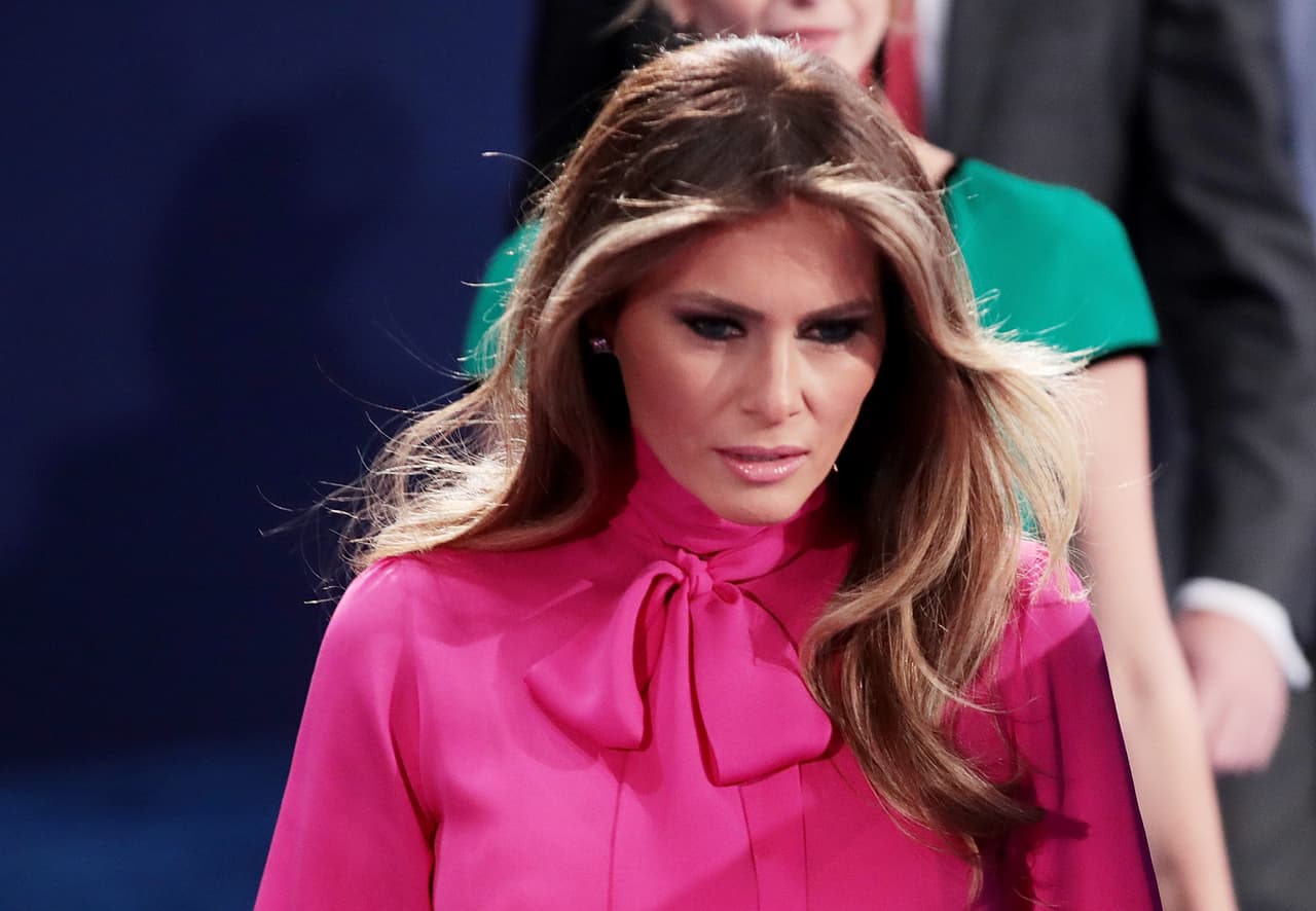 Melania Trump le da 24 horas a revista People para corregir historia sobre supuesto acoso de su marido a una periodista