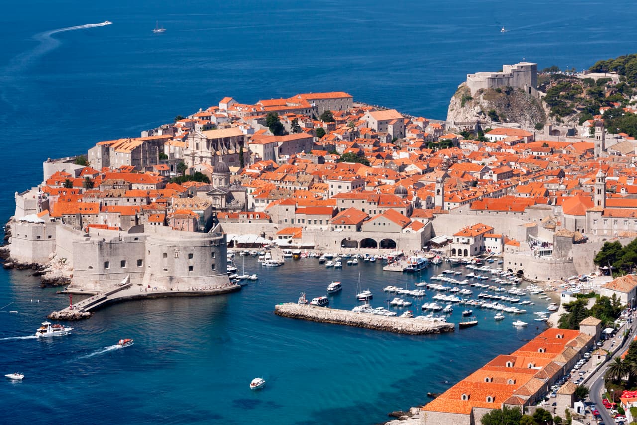 Dubrovnik, en Coracia.