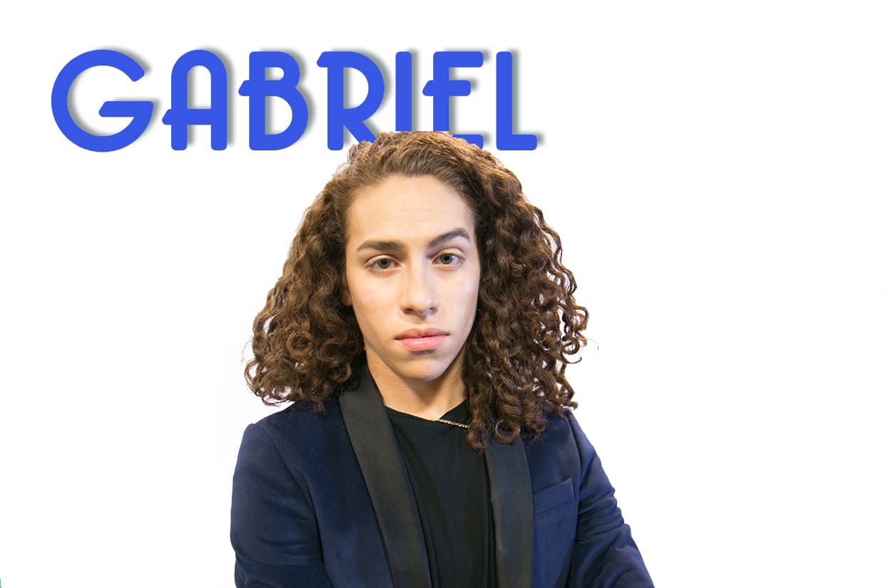 Gabriel es de Puerto Rico y su ídolo es David Bisbal y hasta canta como él.
