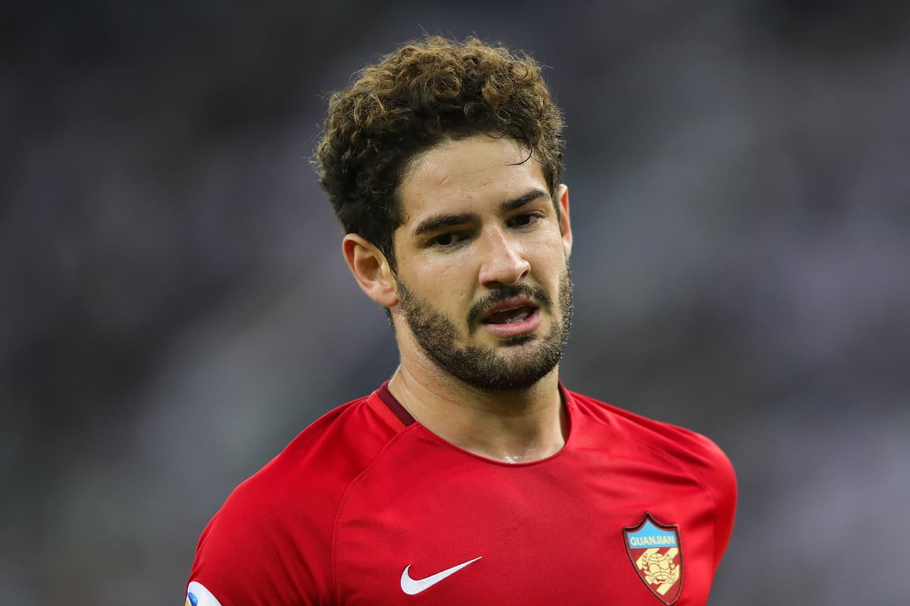 Entre los candidatos a sumarse al Milan no podía faltar el nombre de un viejo conocido como es Alexandre Pato, actualmente en el fútbol de China.