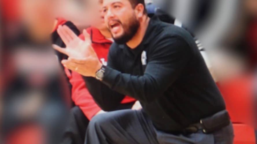 Exentrenador escolar es arrestado nuevamente por buscar sexo con menores de edad