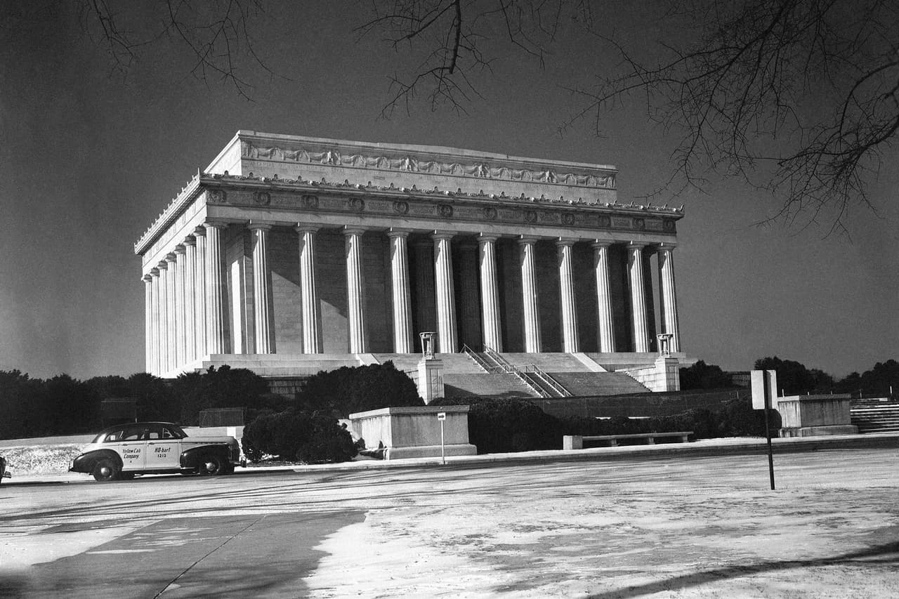 Por 100 años, ha engalanado el extremo oeste del National Mall, para convertirse en uno de los sitios icónicos de la capital de Estados Unidos.
