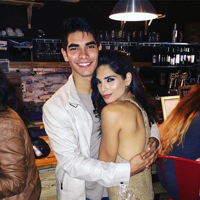 Él es Miguel Ángel Espinoza, hermano menor de Alejandra.