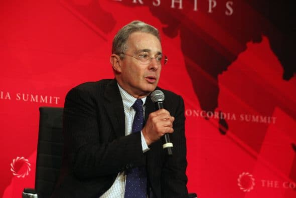 A dos días de las elecciones de Colombia,  cables diplomáticos de EEUU sugieren nexos de Álvaro Uribe Vélez con el narcotráfico