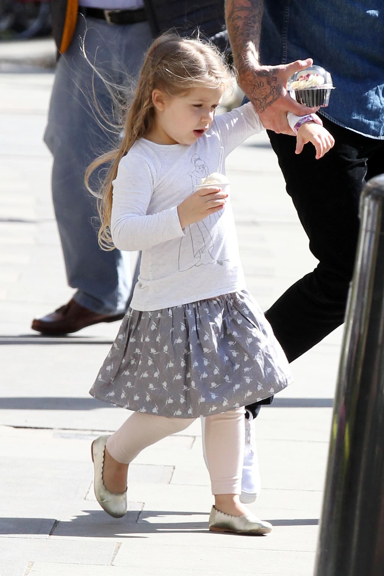 Harper Beckham: classy. Si de elegancia se trata, la hija de David y Victoria Beckham es el ejemplo perfecto. Para ocasiones formales.