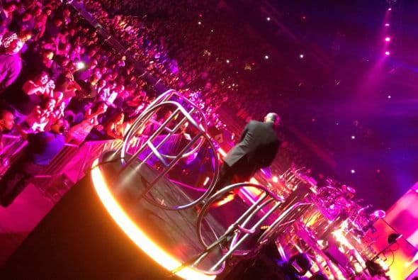 Con el US Airways completamente repleto, Pitbull y Enrique Iglesias hicieron retumbar el centro de Phoenix con un tremendo fiestón que duró más de 3 horas. En el concierto, estaban presentes celebridades como Jessica Cediel del Gordo y La Flaca y William Valdes de Despierta America, entre otros. Durante el show, los fans enloquecieron y corearon los éxitos de ambos artistas. Enrique Iglesias, hasta saltó del escenario para interactuar con su público y tomarse selfies con ellos.