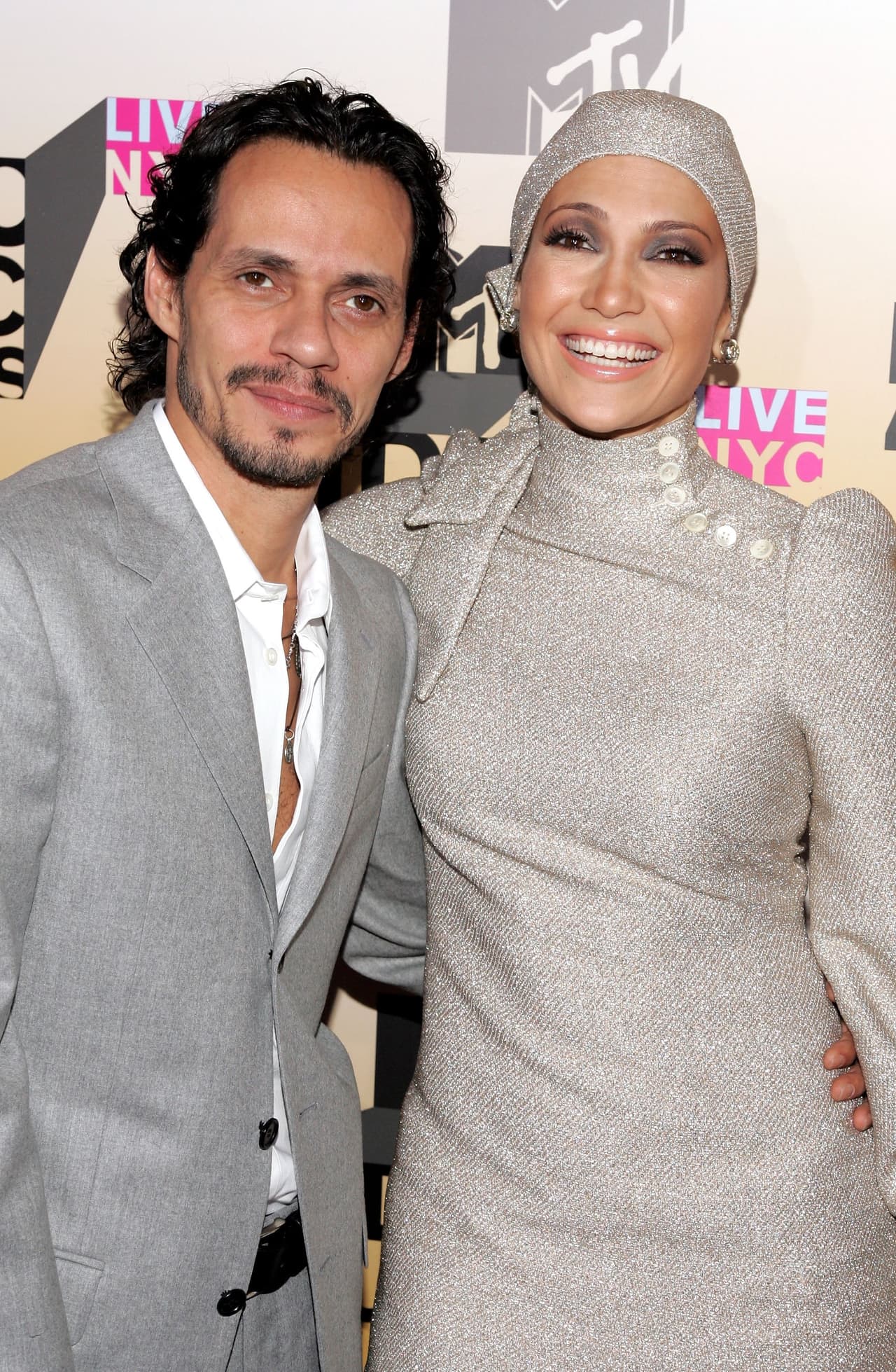 Con Marc Anthony en 2006.