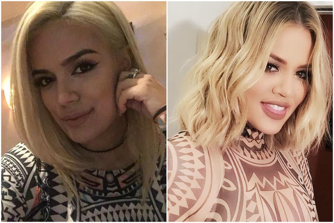 En esta composición se aprecia que además del mismo estilo de cabello, el estampado de sus blusas es muy parecido.