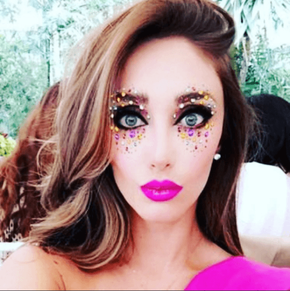 Por lo pronto ella ha tenido que dividir su vida entre su carrera profesional y los compromisos con su esposo, el gobernador de Chiapas.