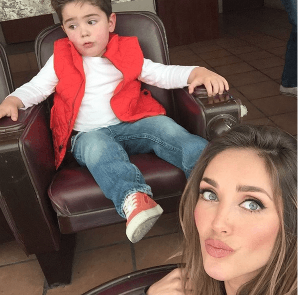 "Ella teme que todo este problema se deba a lo que vivió hace 15 años, cuando tristemente padeció de anorexia y hasta estuvo a punto de morir..."