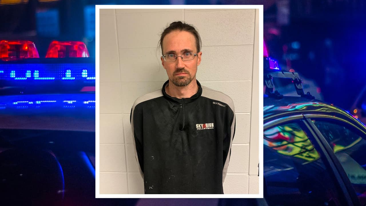 Exentrenador arrestado por proponerle relaciones sexuales a una menor de edad 