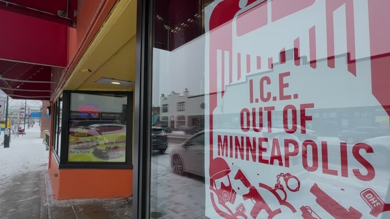 Protestas en Minneapolis contra operativos de ICE; Pentágono prepara soldados por disturbios