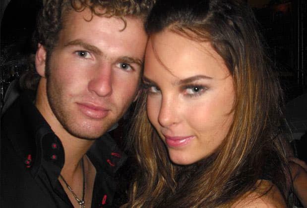 'El Payo' es un exitoso torero mexicano, la cantante lo ha acompañado en algunas de sus corridas para apoyarlo.