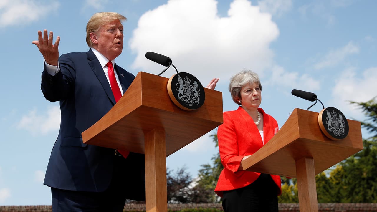 Demandar a la Unión Europea: el consejo que le dio Trump a la premier británica