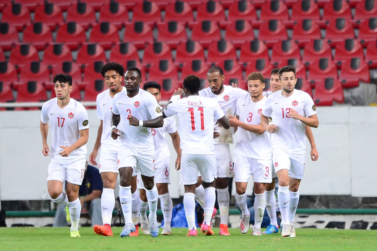 Denil Mladonado y Derek Cornelius fueron los encragados de anotar en el empate 1-1 que le dio el pase a semifinales a Honduras y Canadá.