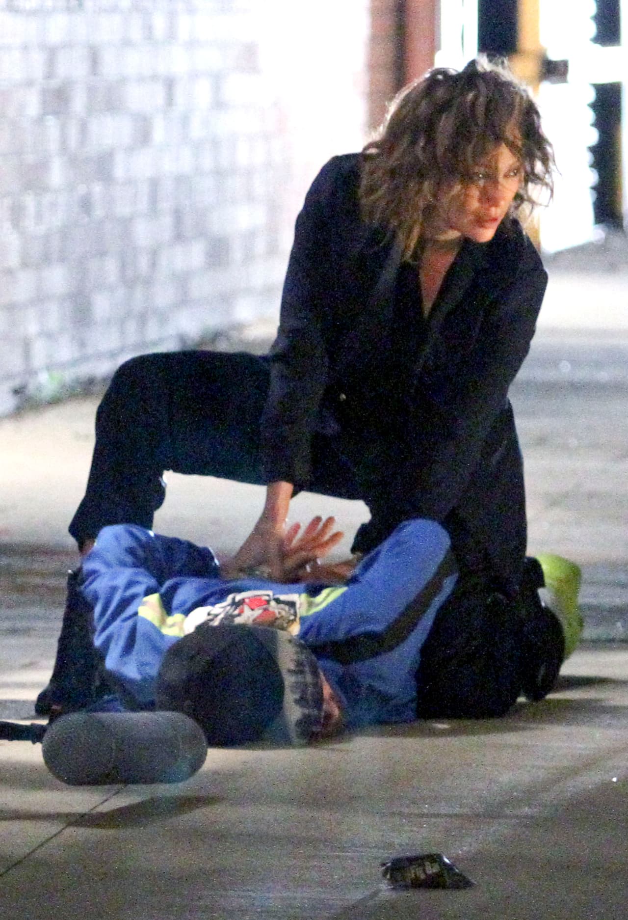 Jennifer arrestó a un actor como parte de la trama de su serie.