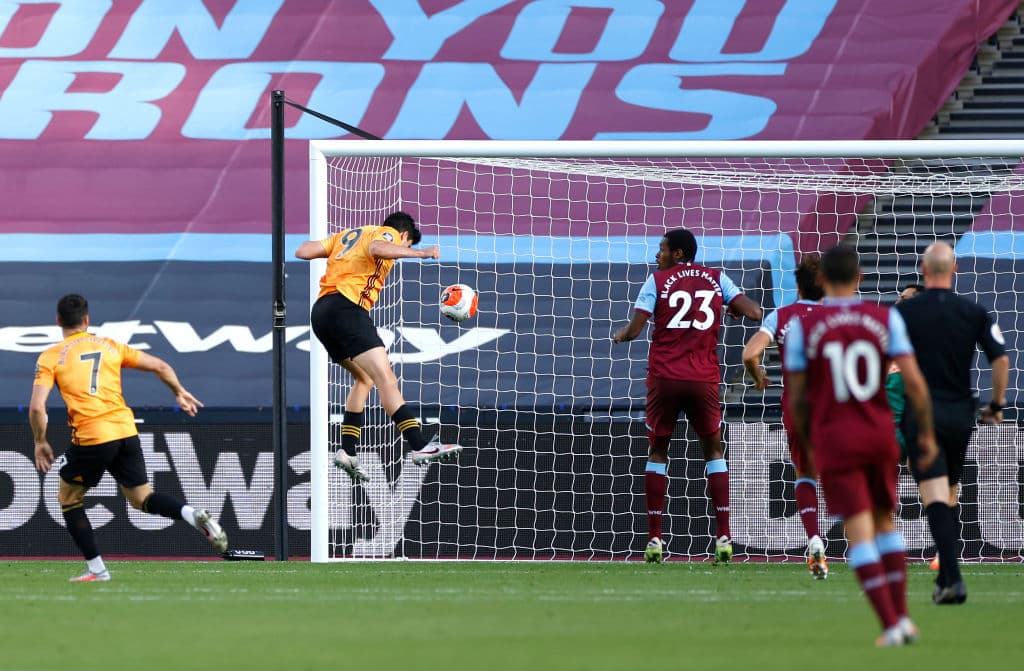 El cambio fue efectivo. Traoré centró por la banda derecha para que Raúl Jiménez (73’) perforara la portería contraria con un soberbio cabezazo.