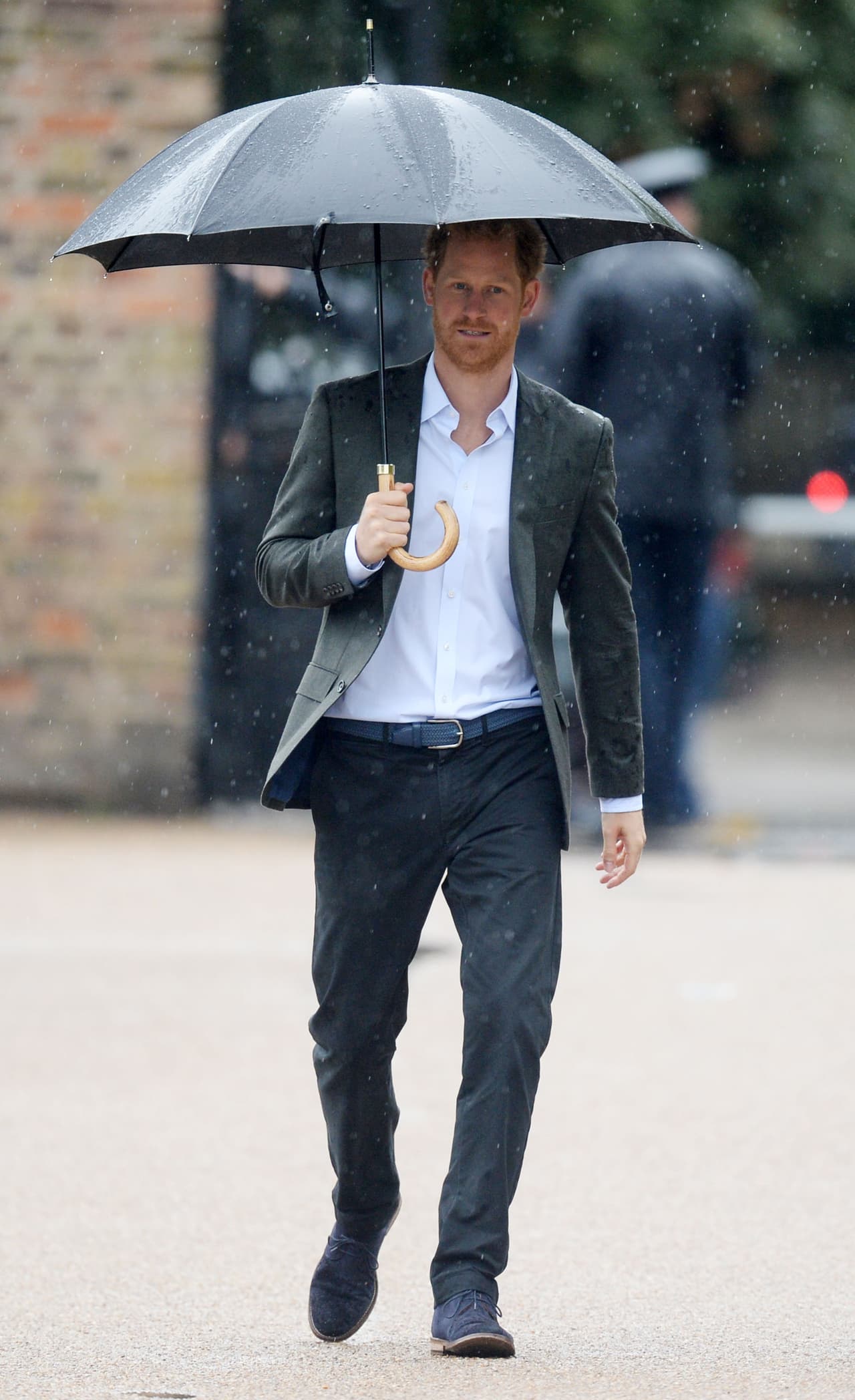 Al príncipe Harry la verdad es que los protocolos le traen sin cuidado: él no tiene la presión de ser rey.