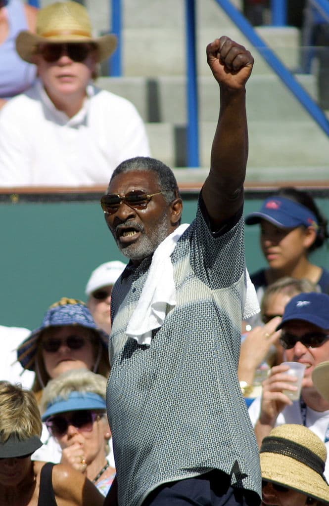 Seremos testigos del viaje sin precedentes desde Compton, California al estrellato del tenis, y sobre el padre que jugó un papel fundamental en su éxito sin precedentes.