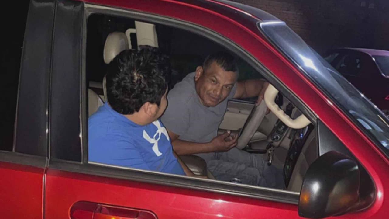 Las autoridades lo identificaron como Idelfonso Gámez Torres a quien buscan localizar.