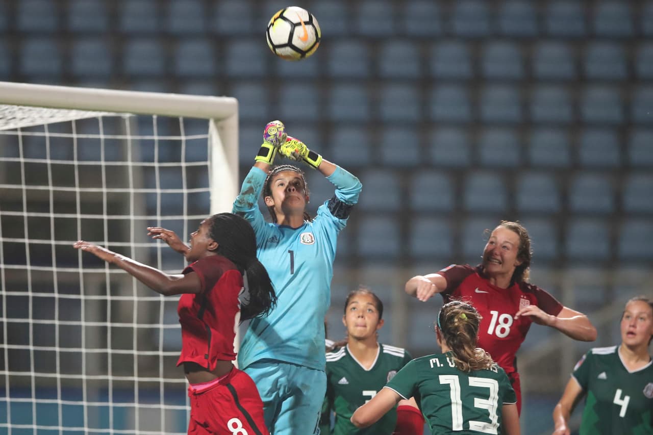 Emily Alvarado fue la figura del encuentro luego de que desde el punto penal detuvo los disparos Brianna Pinto y Kiara Pickett.