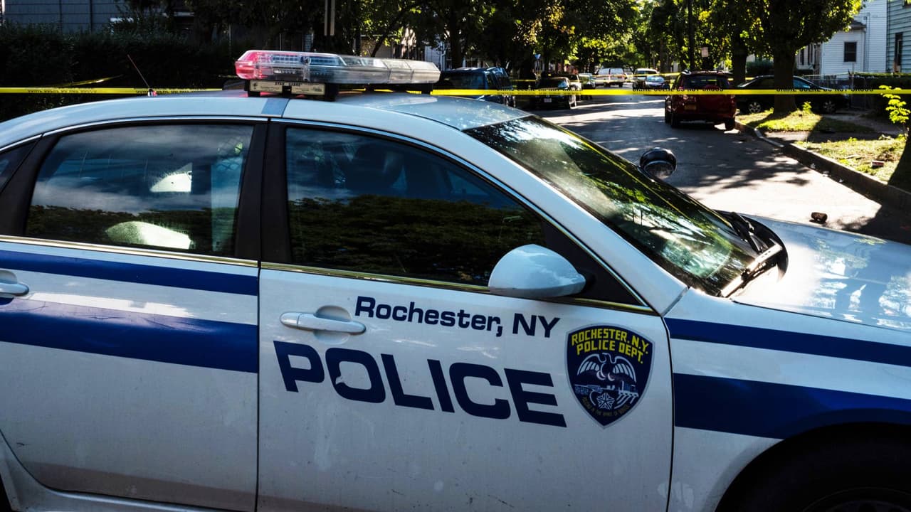 Homicidio involuntario: acusan a padres de bebé que murió atacado por un perro mientras ellos fumaban