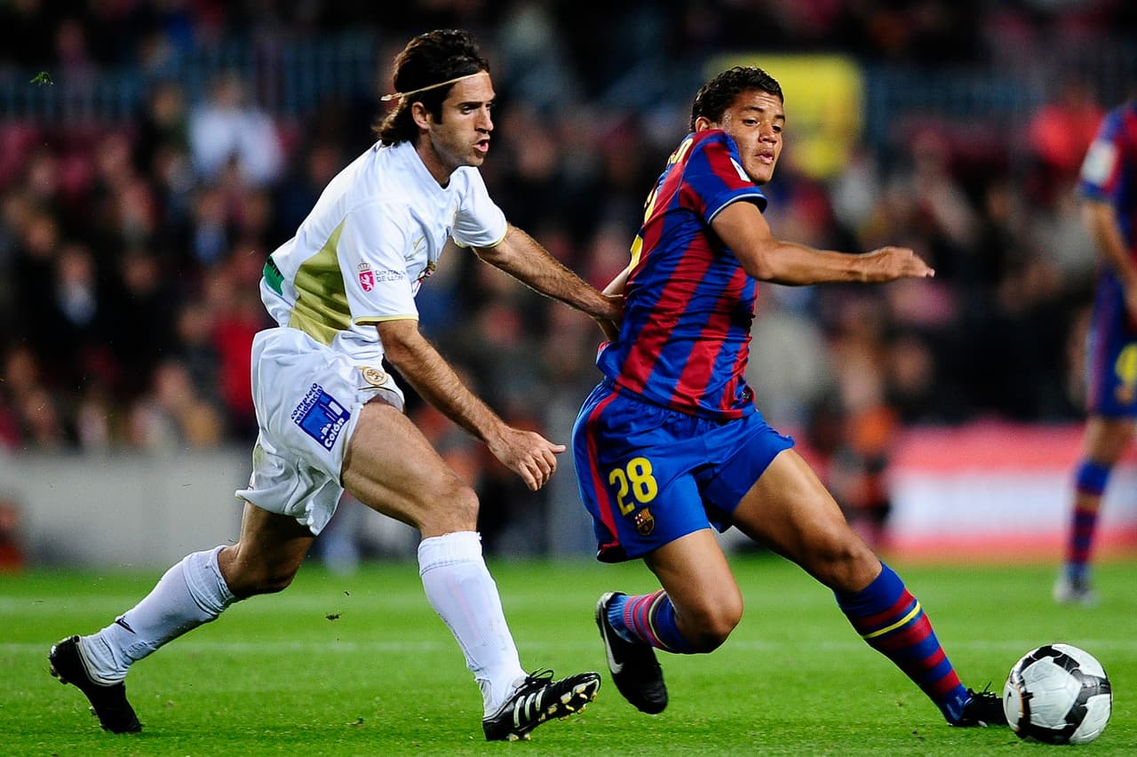 Jugó 62 partidos en el Barça B, además de anotar cinco veces, hasta que fue ascendido al primer equipo para la temporada 2013/13.