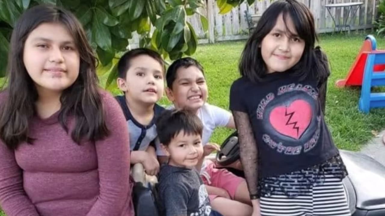 Quienes deseen colaborar con los gastos funerarios de estas familias, pueden hacerlo en
<a href="https://www.gofundme.com/f/verdin-pulido-ayala-family-memorial">https://www.gofundme.com/f/verdin-pulido-ayala-family-memorial</a>