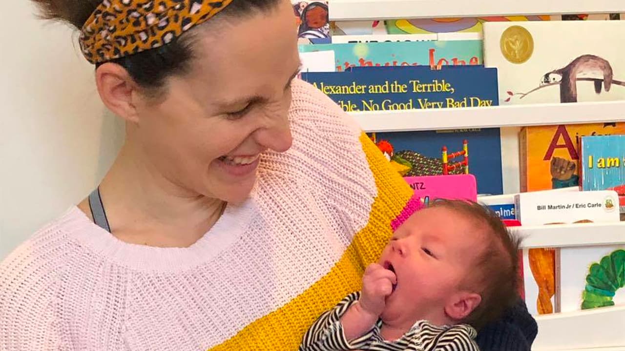 Mujer de Chicago aprueba examen para certificarse de abogada, aunque estaba con dolores de parto al momento de presentarlo