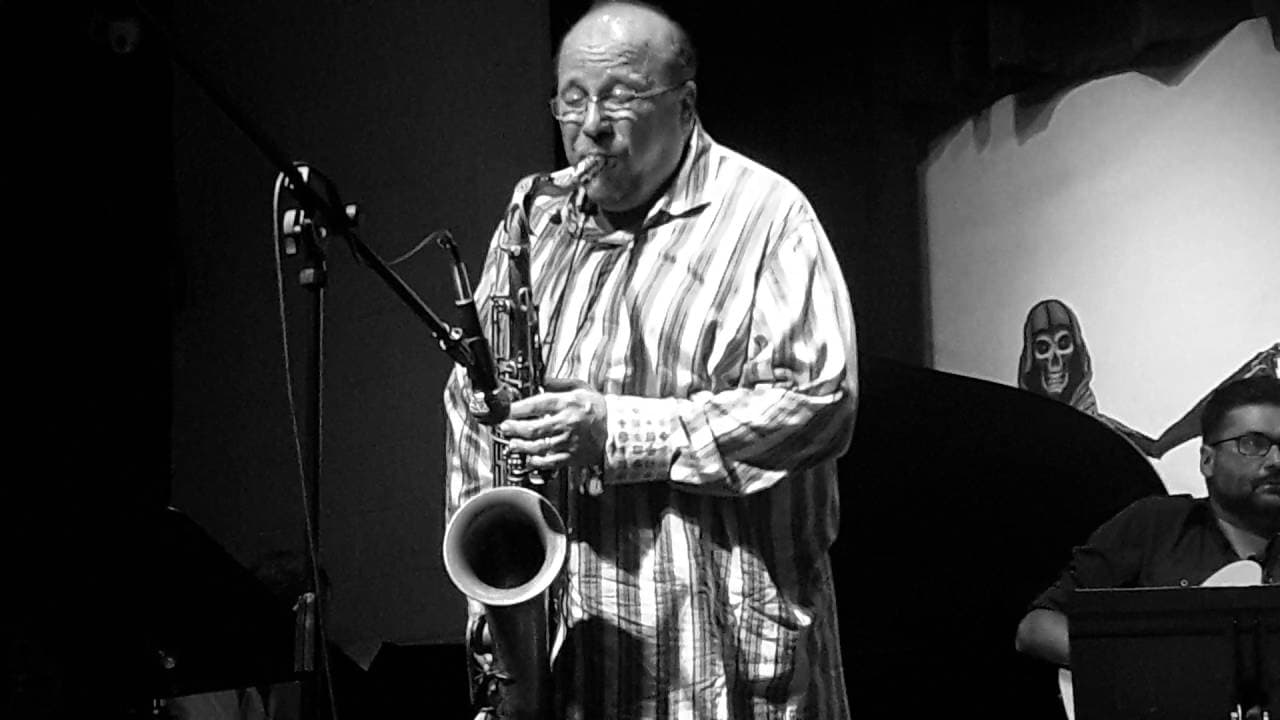 Eduardo J. Calle, conocido musicalmente como 'Ed Calle' y que toca toca los saxofones, flautas, clarinetes, EWI y teclados, fue elegido como Rey de la Calle Ocho en febrero de 2013.