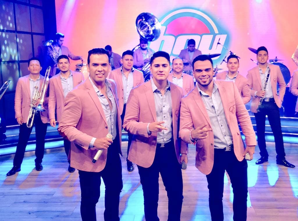 La Banda Ejecutiva nos puso a todos a bailar con su canción "Llévate lo que quieras".