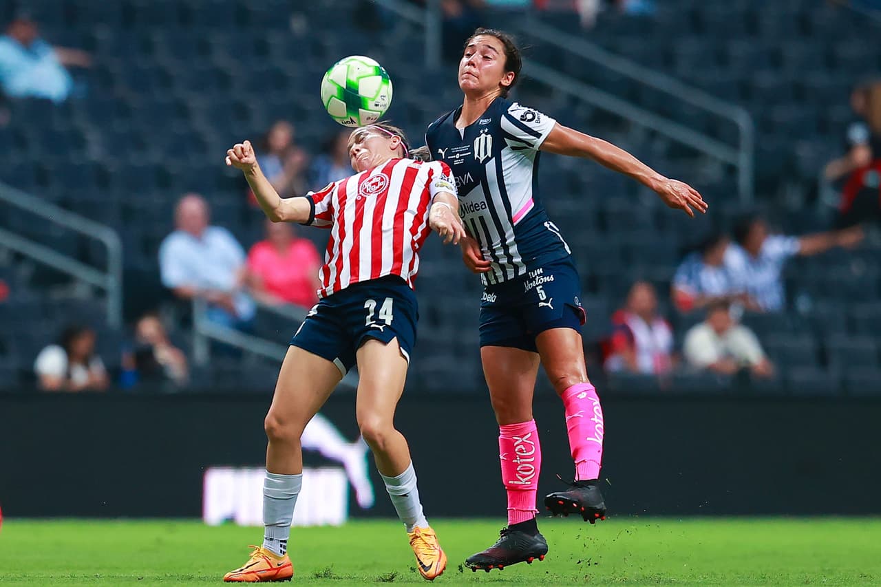 No se conforman. Las Chivas ganaron la Liga y ahora derrotaron a Rayadas para conquistar el Campeón de Campeones.