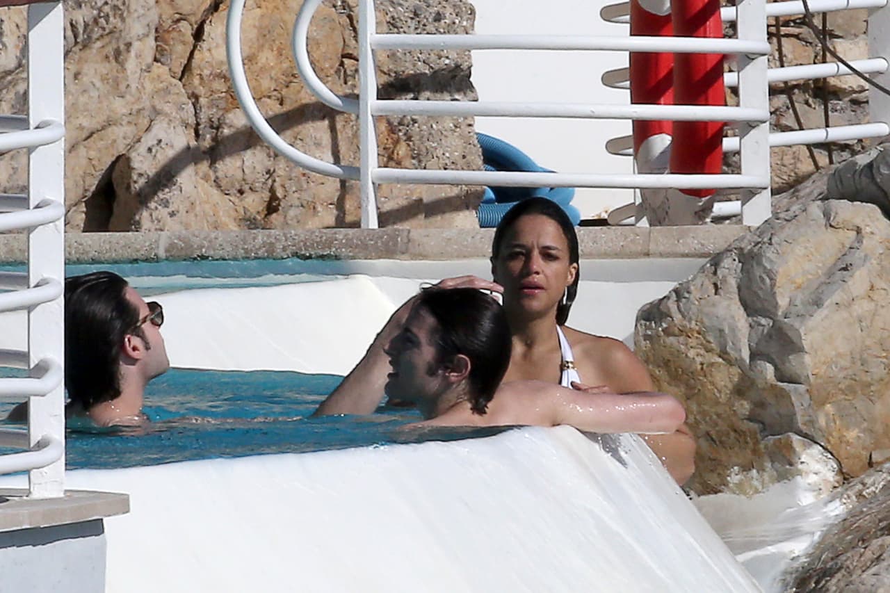 Hasta Michelle volteó a la cámara.