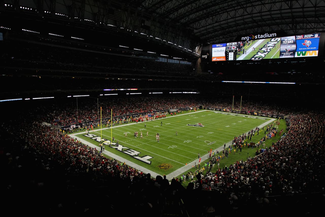 El NRG Stadium, la casa de los Houston Texans, es otro de los imponentes escenarios que ofrece el comité tripartito para el Mundial de 2026. Inaugurado en 2002 y tiene aforo para casi 72 mil personas.