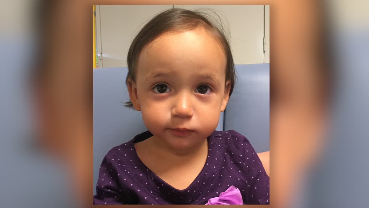 Oficiales creen que encontraron a la madre de la niña que fue abandonada con un residente de Sacramento