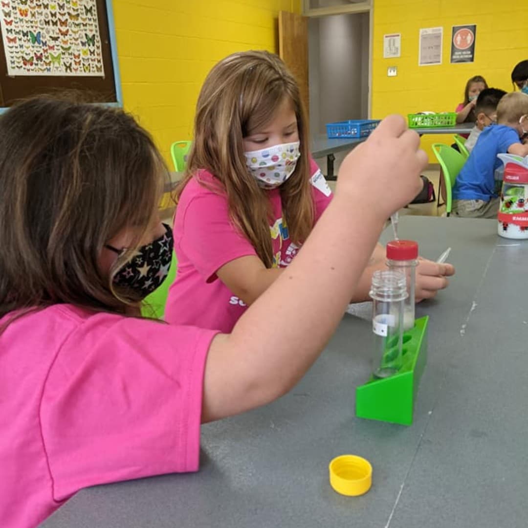 <b><a href="https://catawbascience.org/" target="_blank">Catawba Science Center</a></b>. Museo de ciencia y tecnología sin fines de lucro con exhibiciones de acuarios de agua dulce y salada y un planetario digital. Las exhibiciones itinerantes rotan durante todo el año.