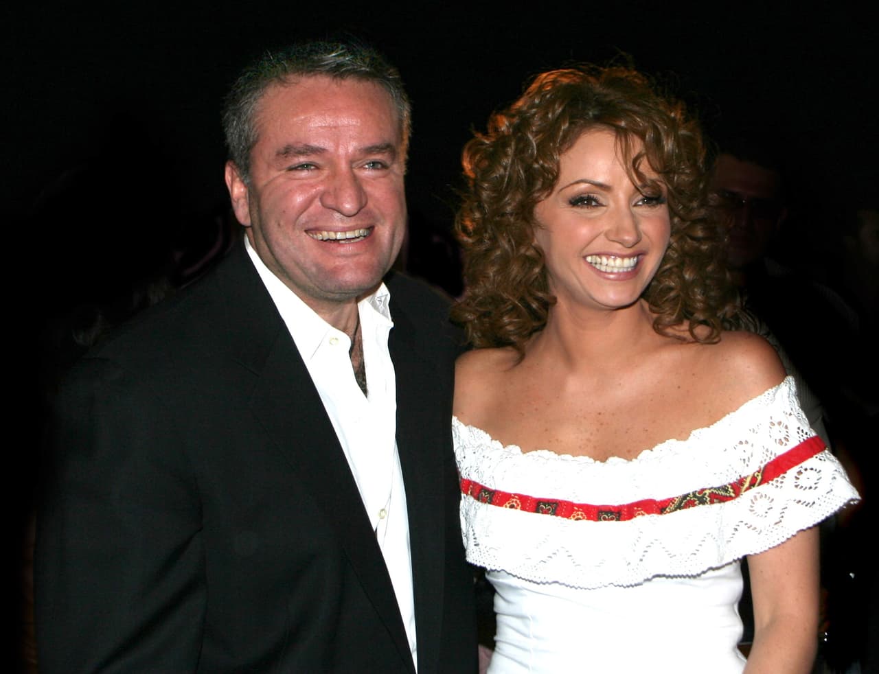 Según sus palabras, 'El Güero' Castro y Angélica Rivera siguen sacramentalmente casados por la iglesia. "El vínculo matrimonial permanece vigente”, reveló el exsacerdote.