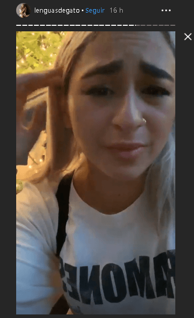 "La verdad yo dudo mucho de la veracidad de todo esto. Si quieren hablar de eso, dénse, pero 
<b>dejen de etiquetarme</b>", pidió Cinthya al borde del llanto.