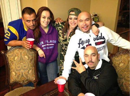 En esta foto aparecen 5 de los 6 hermanos, se querían mucho.