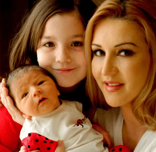 Alicia estuvo alejada un tiempo de los escenarios para dedicarse de lleno a las labores como madre, una etapa que disfrutó mucho también.