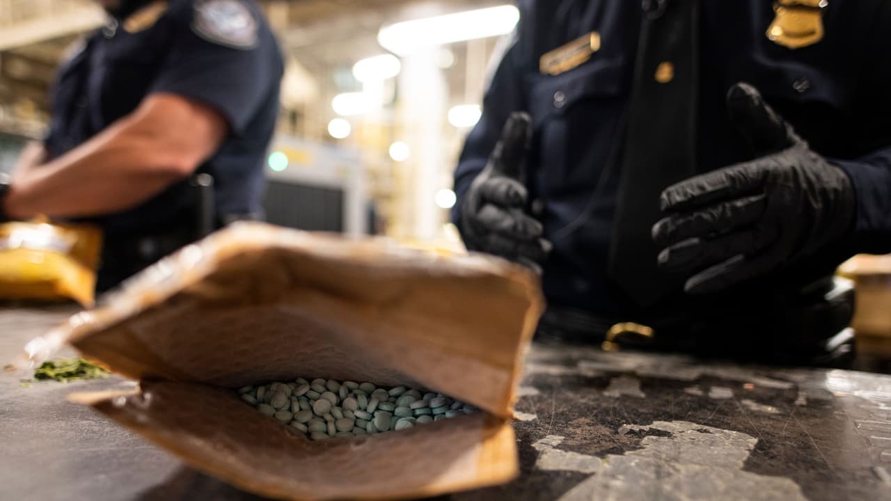 Alerta de seguridad pública por fuerte aumento de las píldoras falsas recetadas: DEA