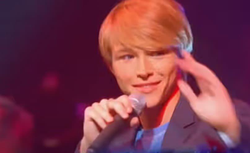 <b>Sterling Knight</b>
<br>Sterling Knight llegó a ser una de las más grandes estrellas y uno de los galanes más cotizados de Disney. Participó en las series ‘Sonny With a Chance’ y ‘So Random’. Además, fue el protagonista de ‘Starstruck’, donde interpretó a Christopher Wilde, un famoso cantante de Hollywood.